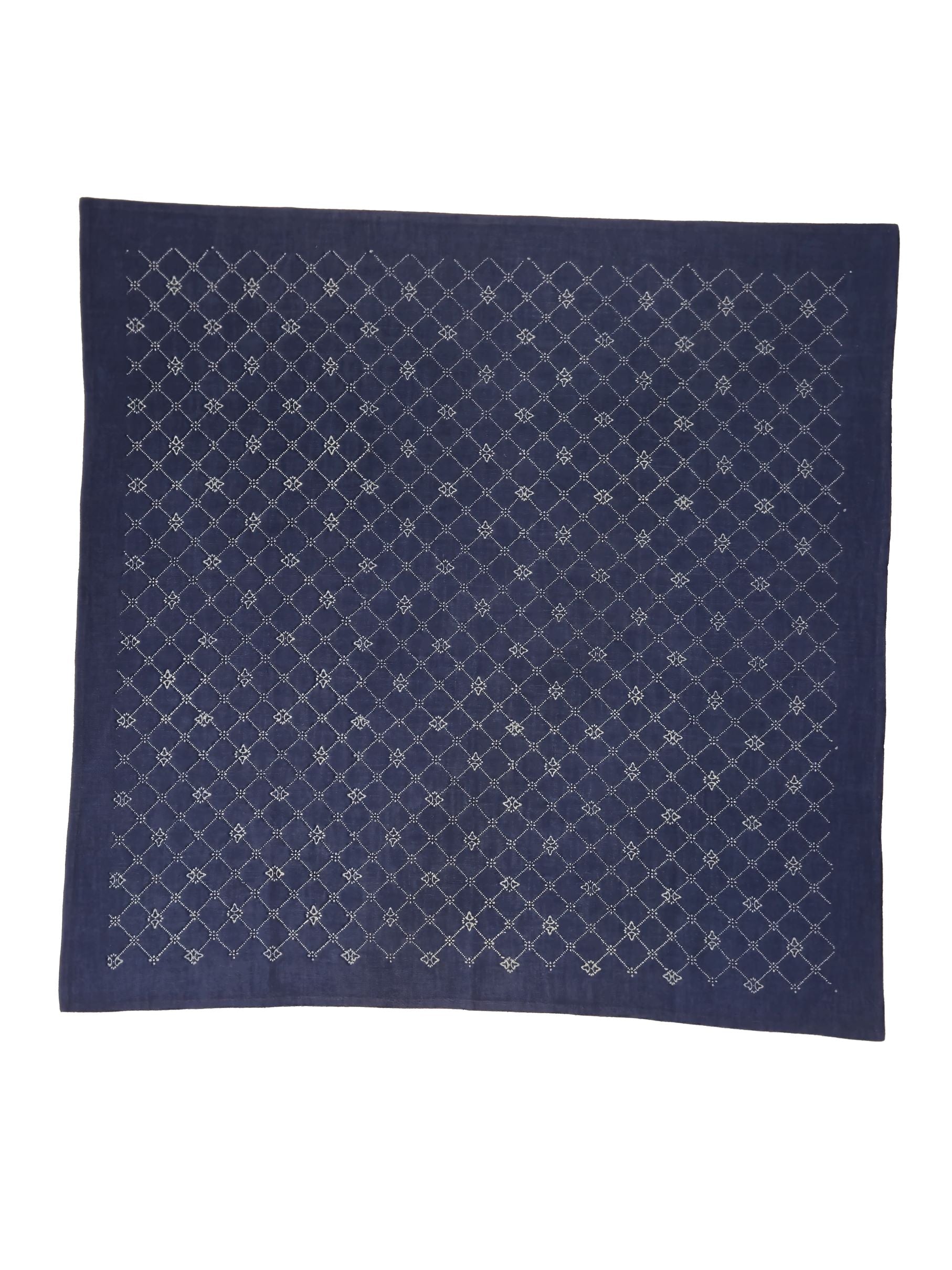 Mitteldecke mit dezentem Flächenmotiv 80x80 cm